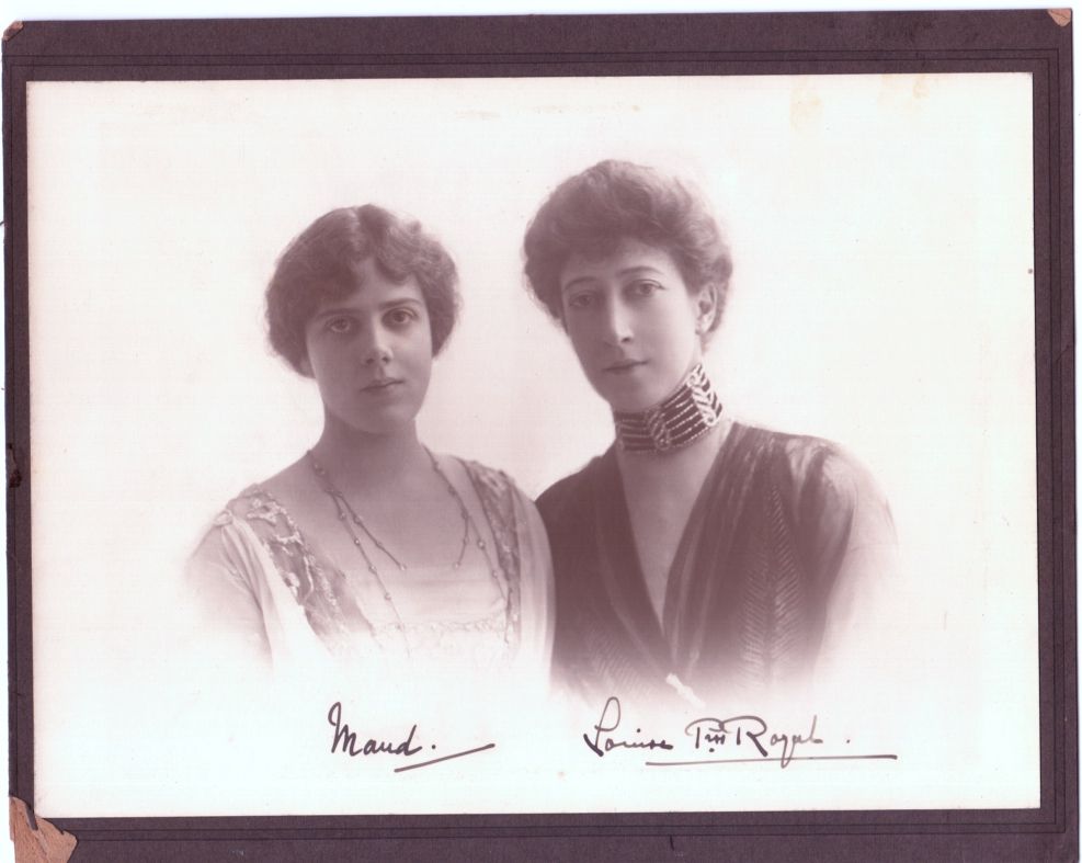 (Alexandra Dagmar, 1867-1931, Princess Royal, Duchess of Fife, Daughter of Edward VII) and her daughter MAUD (1893-1945) — Sophie Dupré Autographs