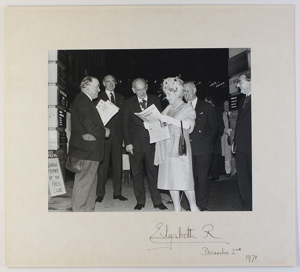 (The Queen Mother, 1900-2002, Queen of George VI) — Sophie Dupré Autographs