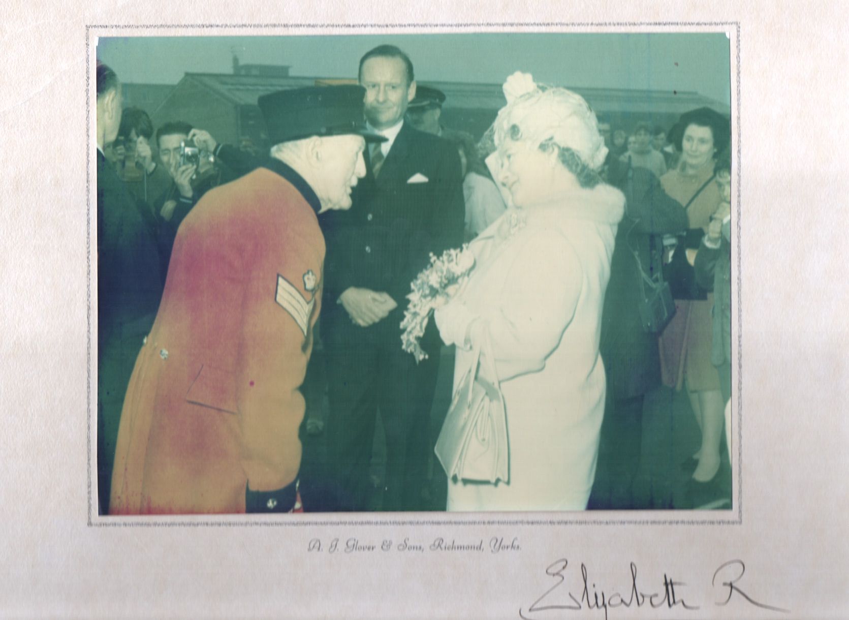 (The Queen Mother, 1900-2002, Queen of George VI) — Sophie Dupré Autographs