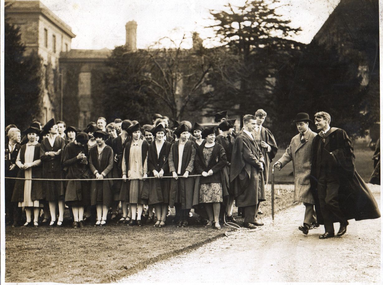 (1894-1972, King of Great Britain, Later the Duke of Windsor)] — Sophie Dupré Autographs