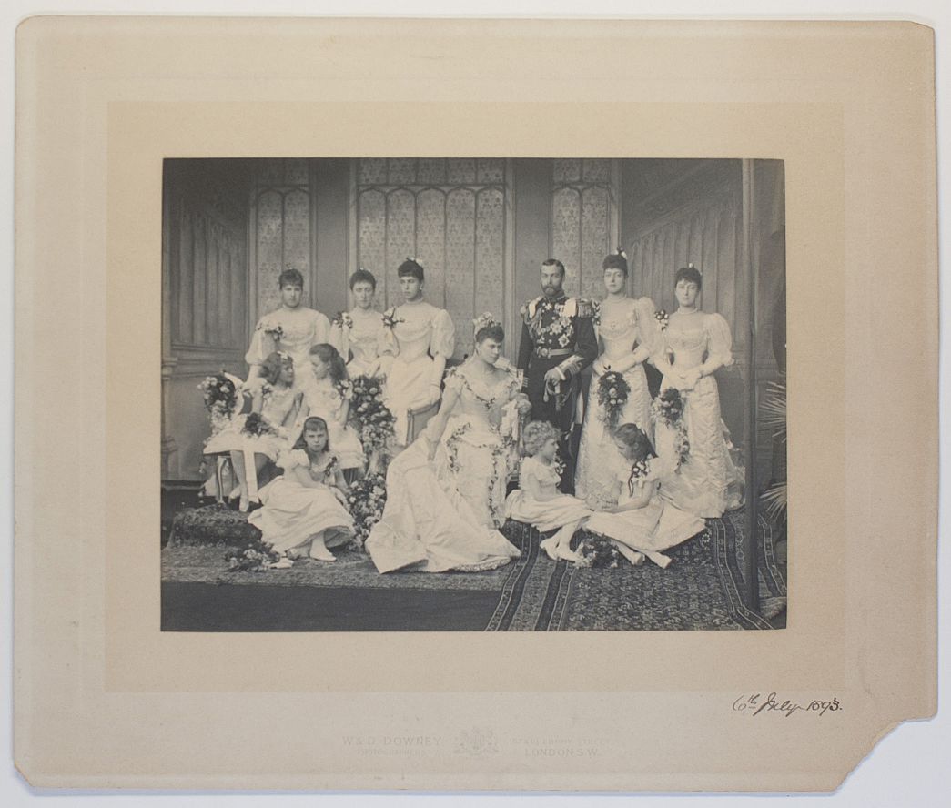 (1865-1936, King of Great Britain), & his Queen MARY (of Teck, 1867-1953)] — Sophie Dupré Autographs