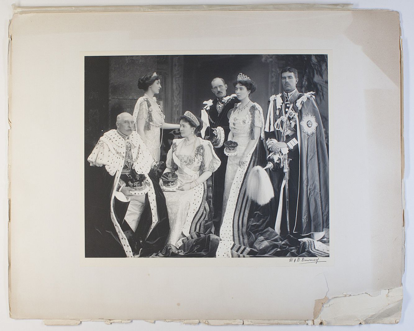 (Duke of Connaught, 1850-1942, Son of Queen Victoria, Governor General of Canada) his wife LOUISE MARGARET (Alexandra Victoria, 1860-1917, Daughter of Prince Friedrich Karl of Prussia), their daughters MARGARET (1882-1920) & PATRICIA (1886-1974) and their son ARTHUR (1883-1938) with their son in law GUSTAV VI ADOLF (1882-1973, King of Sweden)] — Sophie Dupré Autographs