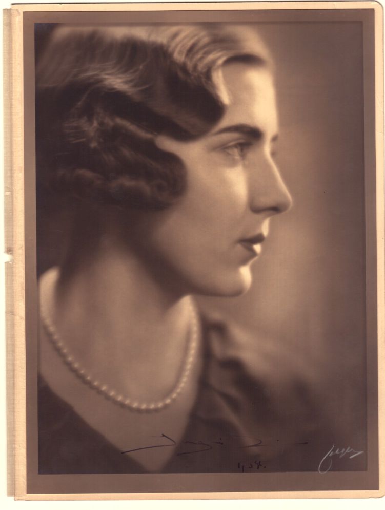 (Victoria Sofia, 1910-1972, daughter of Gustav VI of Sweden, wife of King Frederik IX of Denmark) — Sophie Dupré Autographs