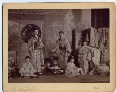 (Duke of Connaught, 1850-1942, Son of Queen Victoria, Governor General of Canada) with his wife LOUISE MARGARET (Alexandra Victoria, 1860-1917, Daughter of Prince Friedrich Karl of Prussia, Duchess of Connaught) and their daughters MARGARET (1882-1920, Princess of Connaught, 'Daisy', Crown Princess of Sweden) & PATRICIA (Princess of Connaught, 1886-1974, 'Patsy', later Lady Patricia Ramsay) & son ARTHUR (1883-1938, Major General)] — Sophie Dupré Autographs