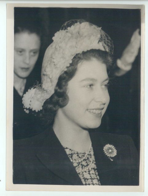 (1926-2022, Longest Serving Monarch of Great Britain)] — Sophie Dupré Autographs