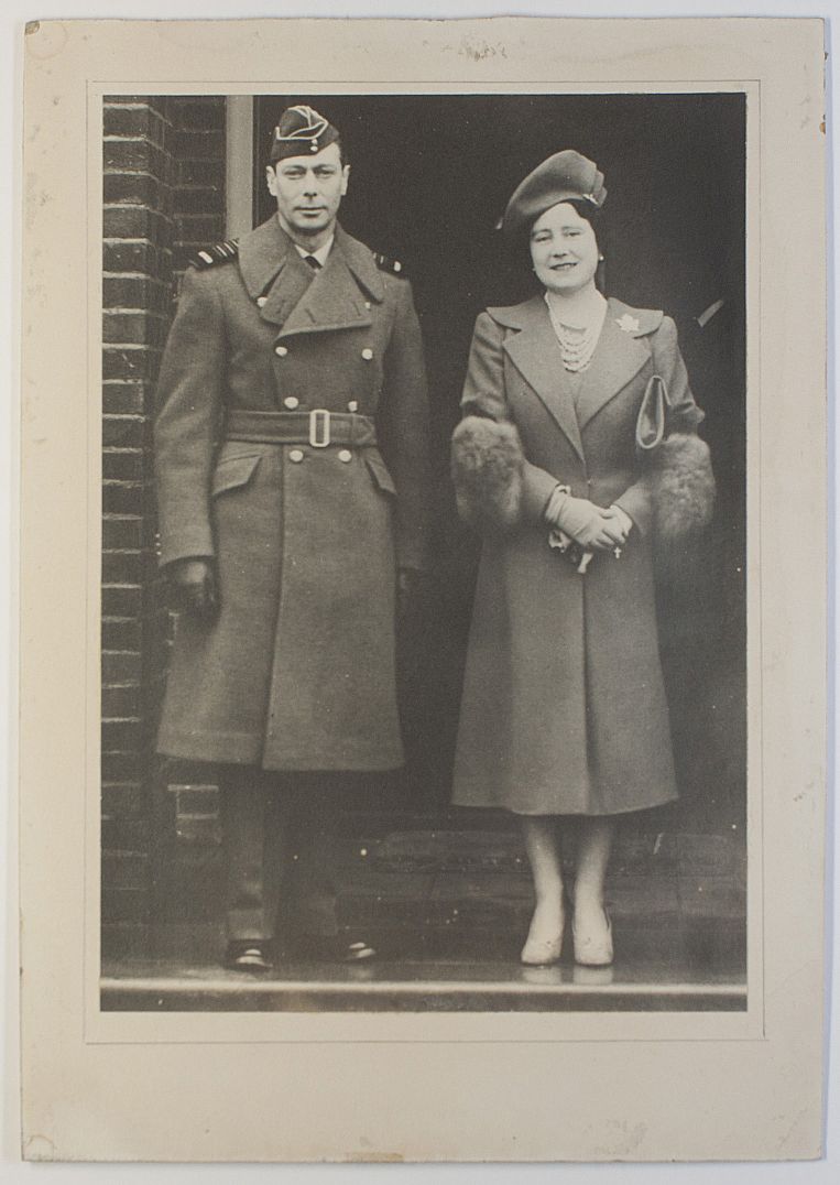 (1895-1952, King of England) & ELIZABETH (1900-2002, Queen of Great Britain) — Sophie Dupré Autographs