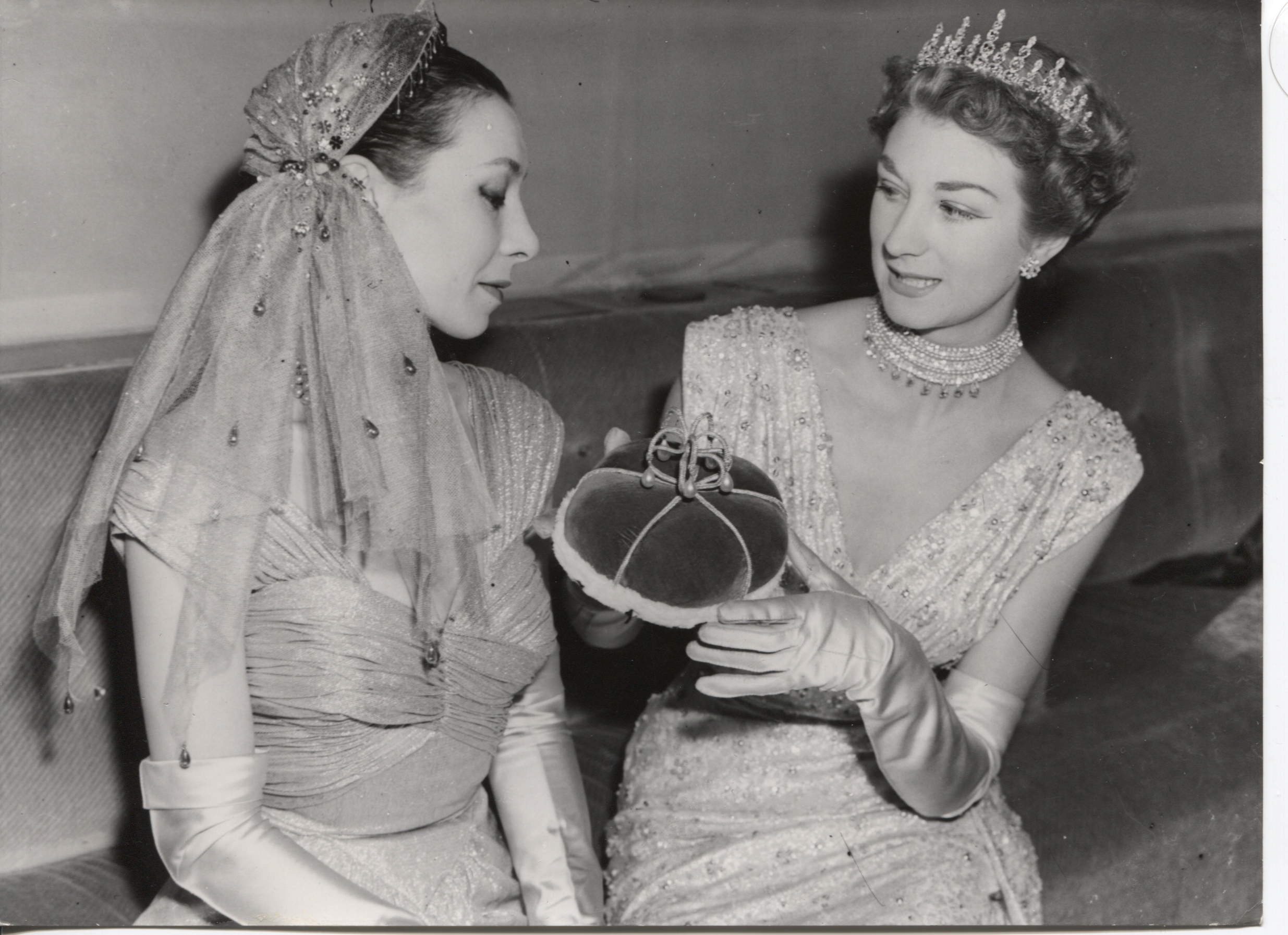 (1926-2022, Longest Serving Monarch of Great Britain)] — Sophie Dupré Autographs