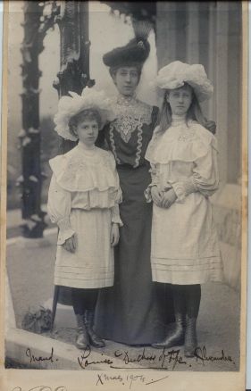 (Alexandra Dagmar, 1867-1931, Princess Royal, Duchess of Fife) and her daughters ALEXANDRA (1891-1959, married Prince Arthur of Connaught) & MAUD (1893-1959, married Charles Carnegie, 11the Earl of Southesk) — Sophie Dupré Autographs
