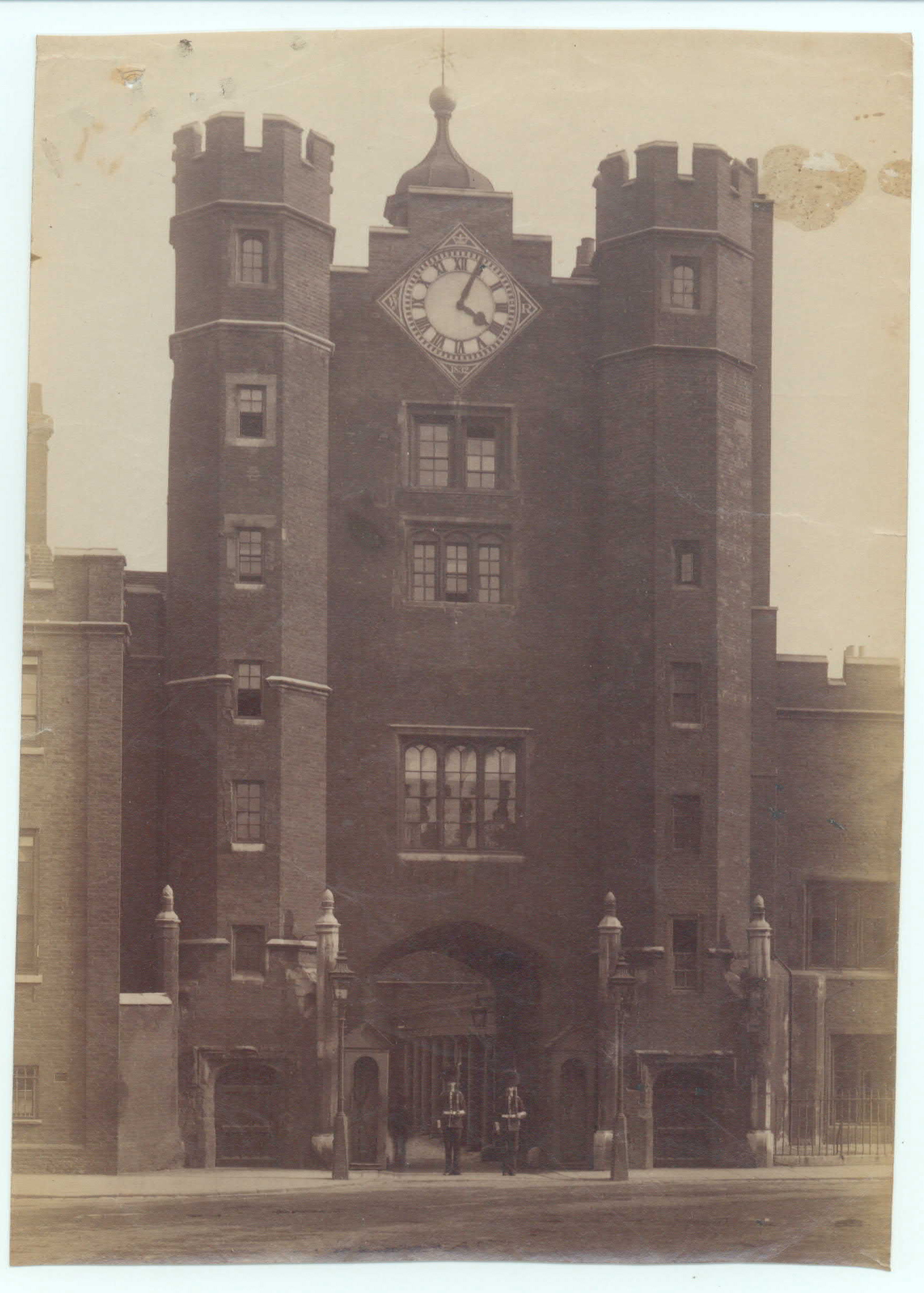 Fine large image of the carriage entrance of St James's Palace with the two sentries standing outside, 7.5 x 5.5, London, c. — Sophie Dupré Autographs