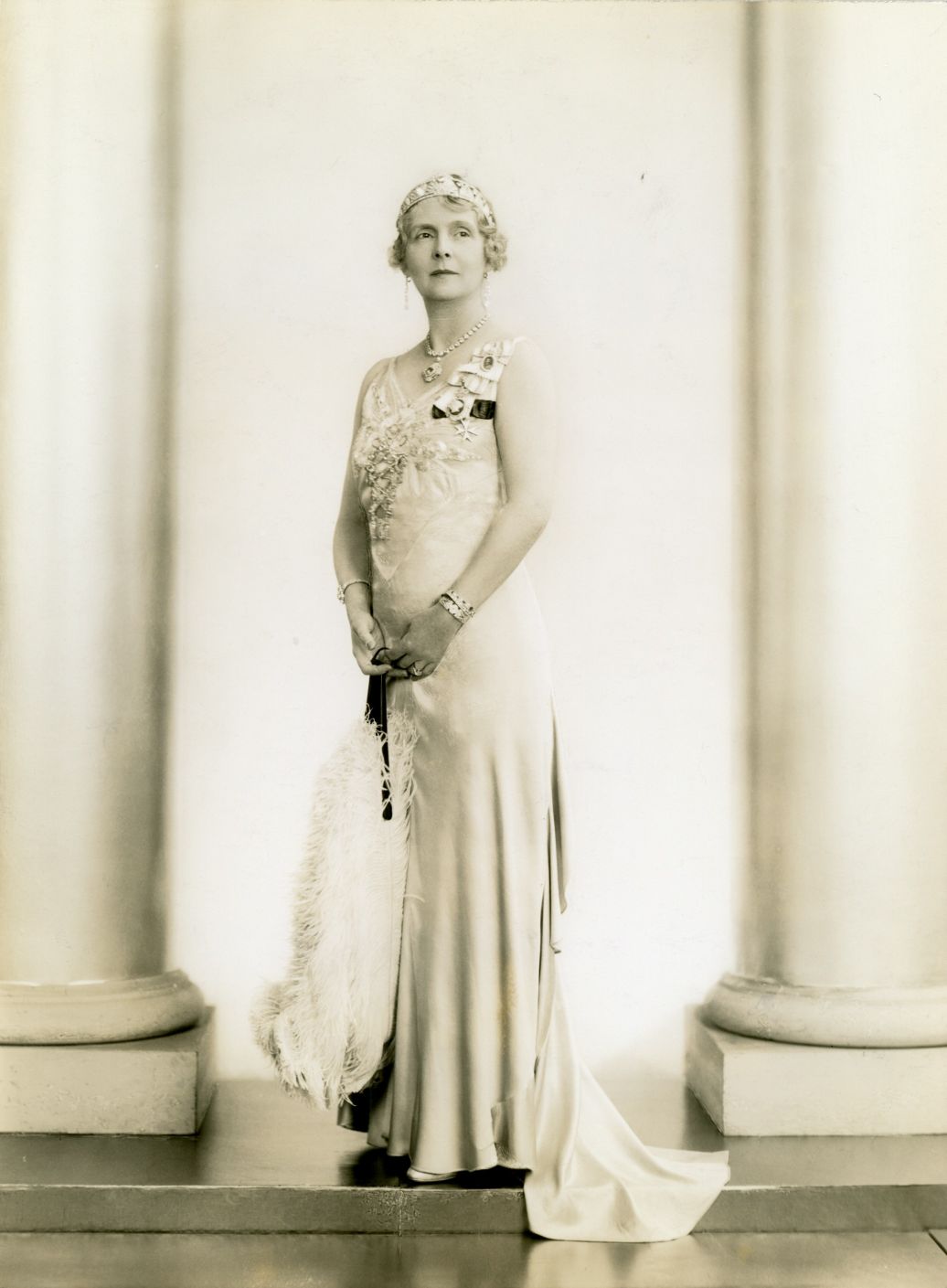 (Princess, Countess of Athlone, 1883-1981, Daughter of Leopold, Duke of Albany, Grand-daughter of Queen Victoria, wife of Prince Alexander of Teck, Queen Mary's brother)] — Sophie Dupré Autographs