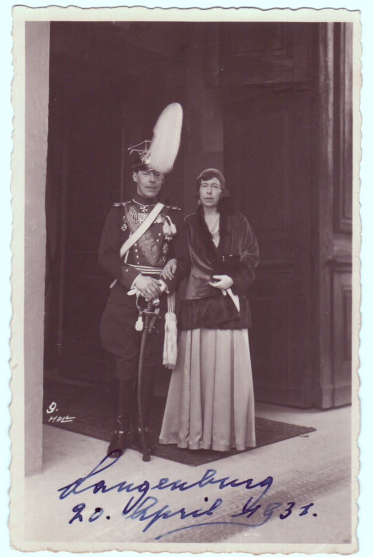 (Hermann Alfred Viktor, 8th Prince Hohenlohe-Langenburg) and his mother Princess ALEXANDRA of Saxe-Coburg and Gotha (1878-1942, daughter of Alfred, Duke of Edinburgh and Grand Duchess Maria Alexandrovna of Russia, granddaughter of Queen Victoria and Tsar Alexander II) — Sophie Dupré Autographs