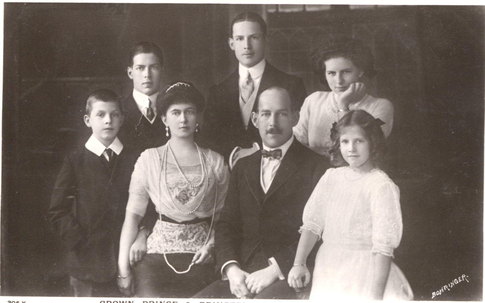 (1868-1923, King of Hellenes) with his wife SOPHIA (Princess, 1870-1932, daughter of Friedrich III of Germany) & their children, ALEXANDER (King of the Hellenes, 1893-1920), GEORGE (King of the Hellenes, 1890-1947), PAUL (King of the Hellenes, 1901-1964), HELEN (Queen Mother of Roumania, 1896-1953), and IRENE (1904-1974)] — Sophie Dupré Autographs