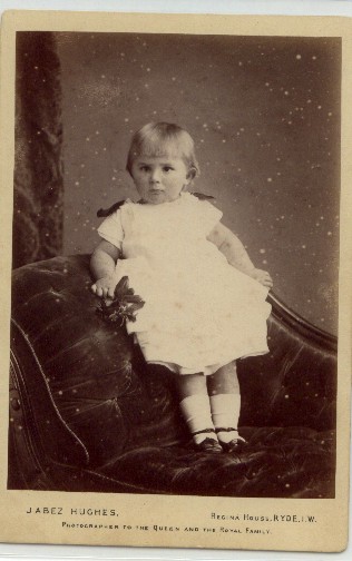 (1887-1969, née Princess Ena of Battenberg, only daughter of Princess Beatrice and Henry of Battenberg, and wife of Alfonso XIII, King of Spain 1886-1931)] — Sophie Dupré Autographs