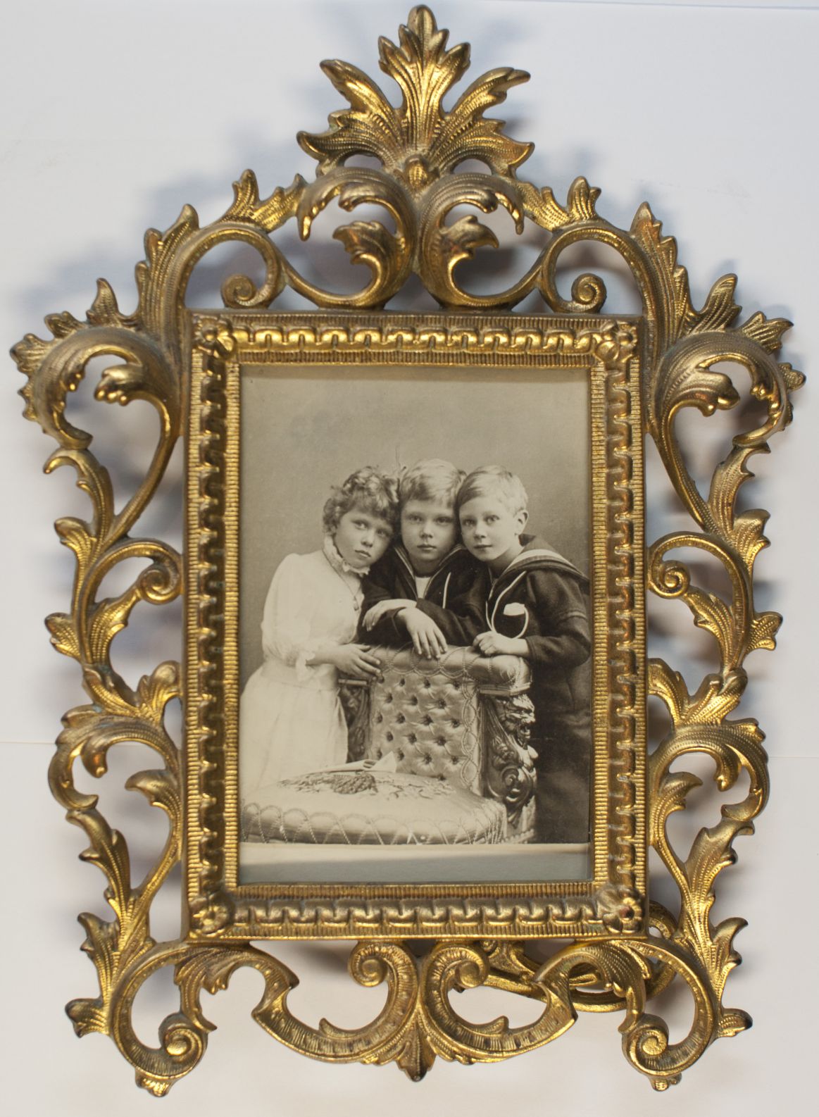 (1894-1972, King of Great Britain, Later the Duke of Windsor), GEORGE VI (1895-1952, King of Great Britain), & MARY (Princess Royal, 1897-1965, Countess of Harewood) — Sophie Dupré Autographs