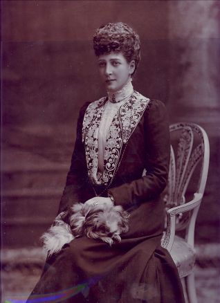 (of Denmark, 1844-1925, Queen of Edward VII)] — Sophie Dupré Autographs