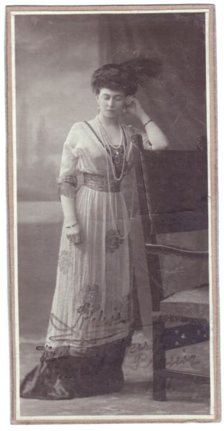 (Dorothea Ulrike Alice, 1870-1932, Princess of Prussia, daughter of Emperor Friedrich III, wife, 1889, of King Constantine I of Greece) — Sophie Dupré Autographs