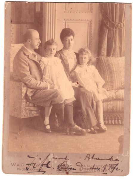 (Alexandra Dagmar, 1867-1931, Princess Royal, Duchess of Fife) with her husband ALEXANDER (Alexander William George Duff, 1849-1912, Earl of Fife) and her daughters ALEXANDRA (1891-1959, married Prince Arthur of Connaught) & MAUD (1893-1959, married Charles Carnegie, 11the Earl of Southesk) — Sophie Dupré Autographs