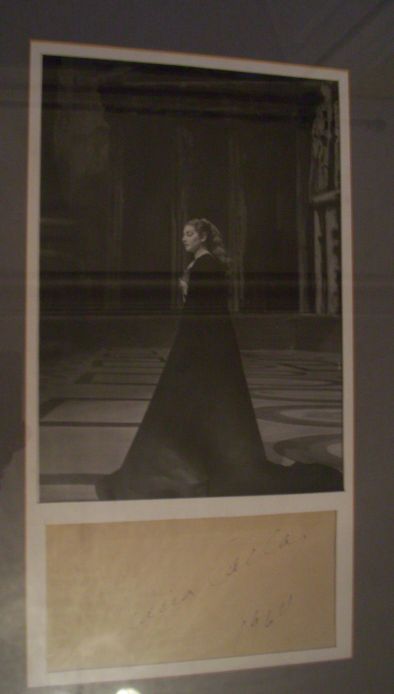 (Maria,  1923-1977, American-born Greek Soprano and one of the most renowned opera singers of the twentieth century) — Sophie Dupré Autographs
