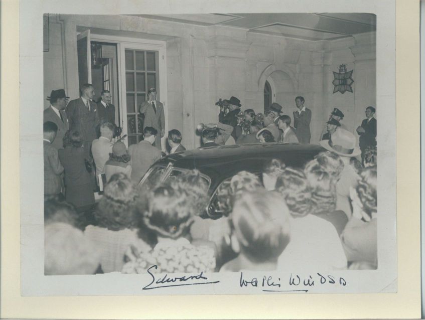 (1894-1972, King of Great Britain, Later the Duke of Windsor) & the Duchess of WINDSOR (Wallis Simpson, 1896-1986, his wife) — Sophie Dupré Autographs
