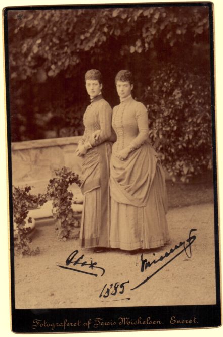 (Russian Empress, 1847-1928, wife of Tsar Alexander III, mother of Nicholas II) and her sister ALEXANDRA (of Denmark, 1844-1925, Queen of Edward VII) — Sophie Dupré Autographs