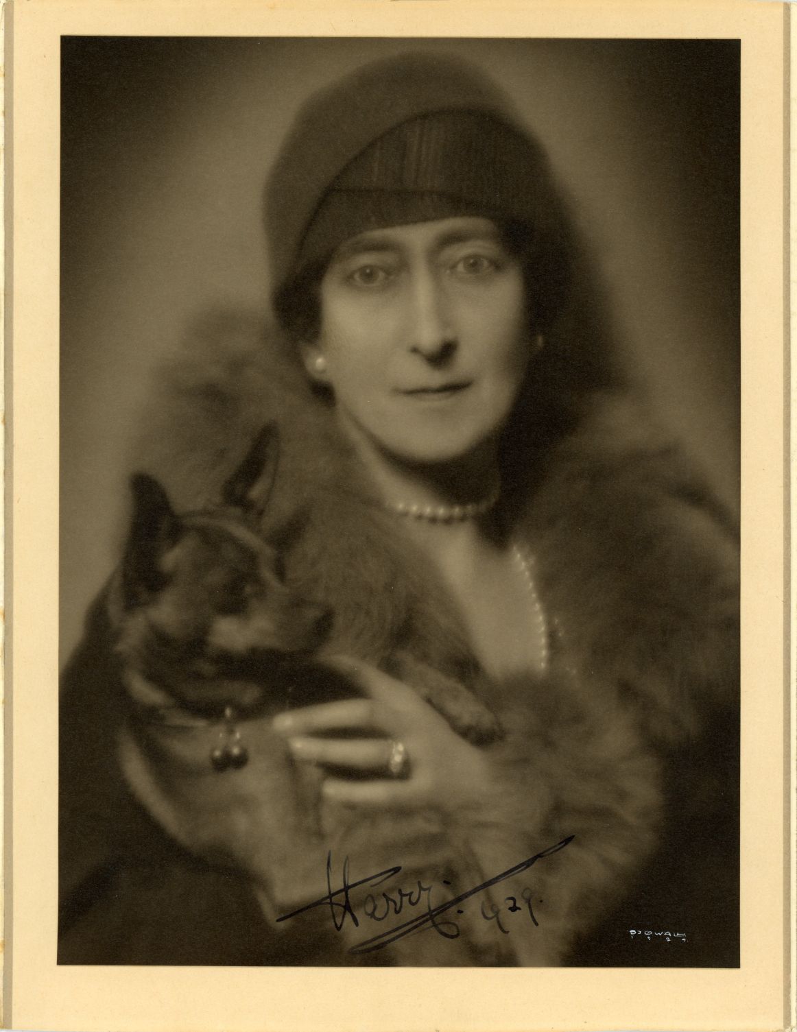 (Charlotte Mary Victoria, 1869-1938, Princess, Daughter of Edward VII, Queen of Norway) — Sophie Dupré Autographs