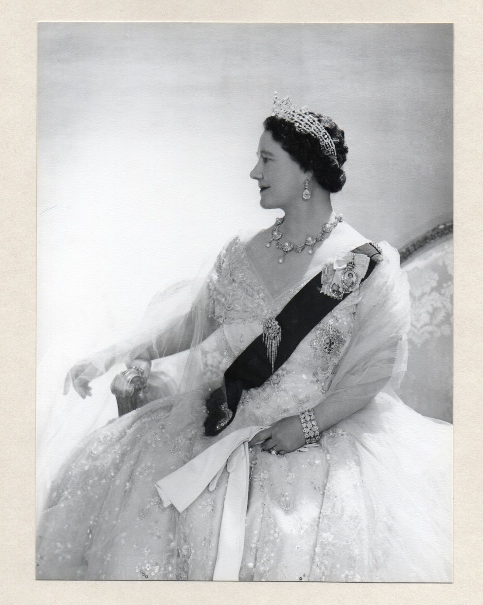 (The Queen Mother, 1900-2002, Queen of George VI)] — Sophie Dupré Autographs