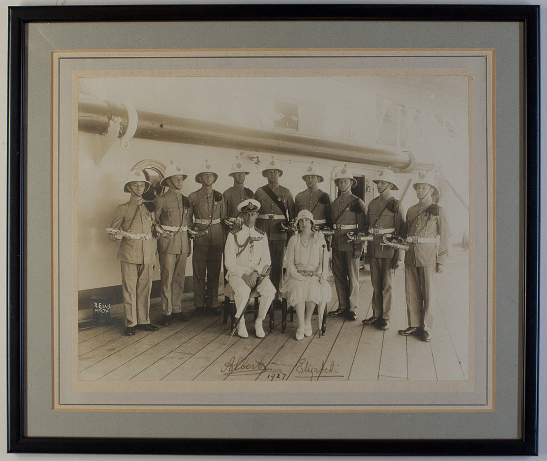 (1895-1952, King of England) & ELIZABETH (1900-2002, Queen of Great Britain) — Sophie Dupré Autographs