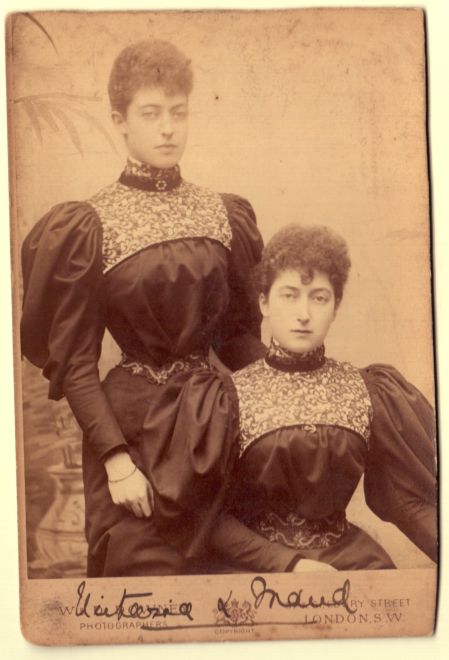 (1868-1935, Princess) & MAUD (Charlotte Mary Victoria, 1869-1938, Princess, Queen of Norway) — Sophie Dupré Autographs