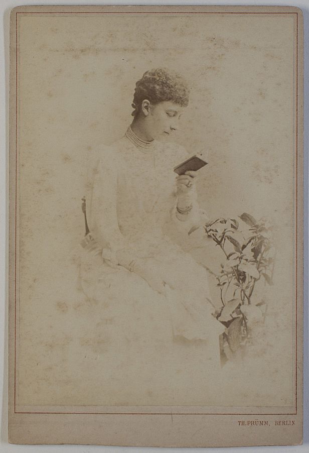(1860-1919, eldest daughter of Emperor Friedrich III, from 1878 wife of Bernhard III, Duke of Saxe-Meiningen, sister of Kaiser Wilhelm II, Queen Victoria's Grandchild) — Sophie Dupré Autographs