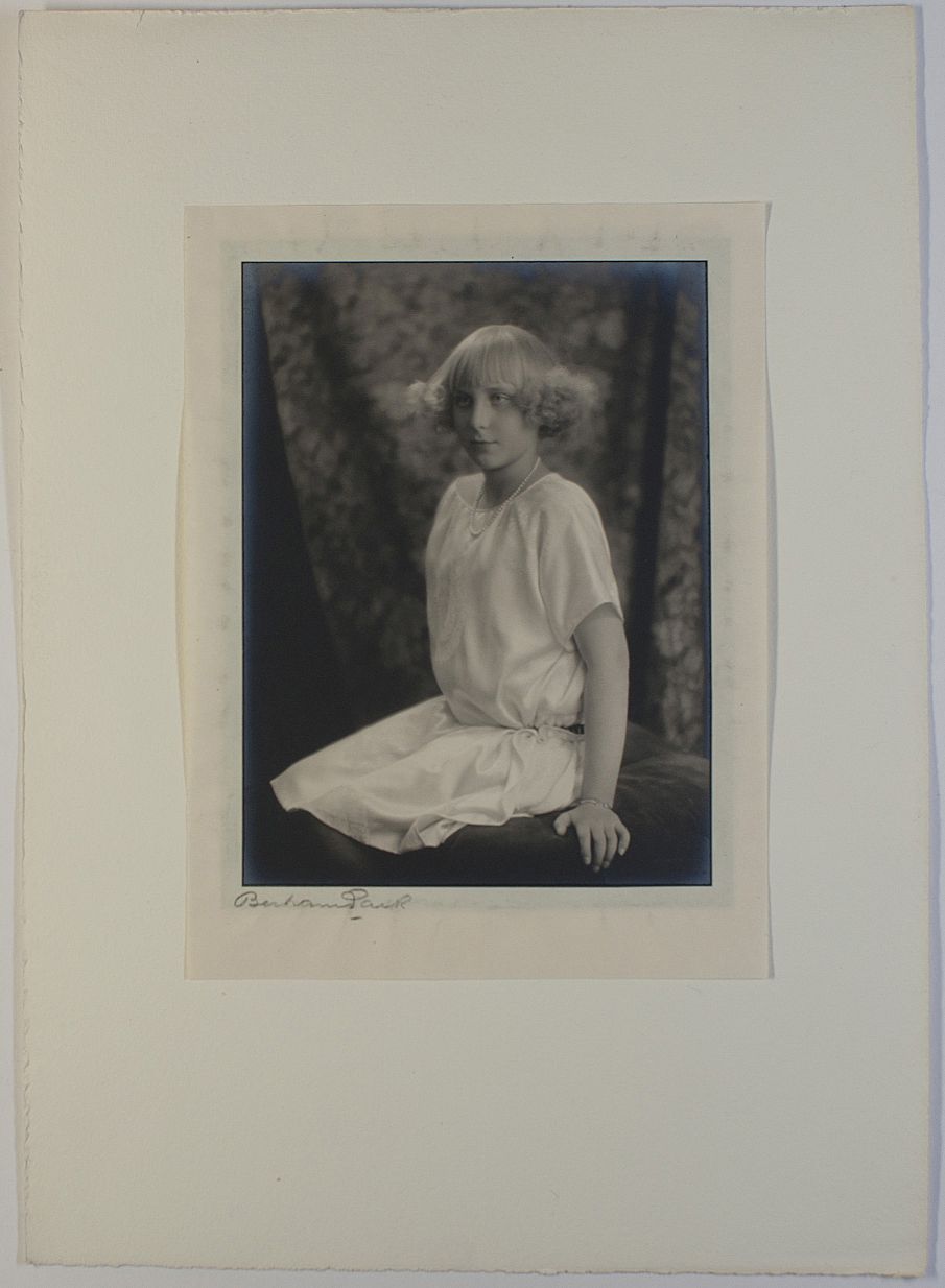 (Infanta of Spain, 1911-1996, younger daughter of Alfonso XIII, wife, 1940, of Enrico, Count Marone, 1895-1968)] — Sophie Dupré Autographs