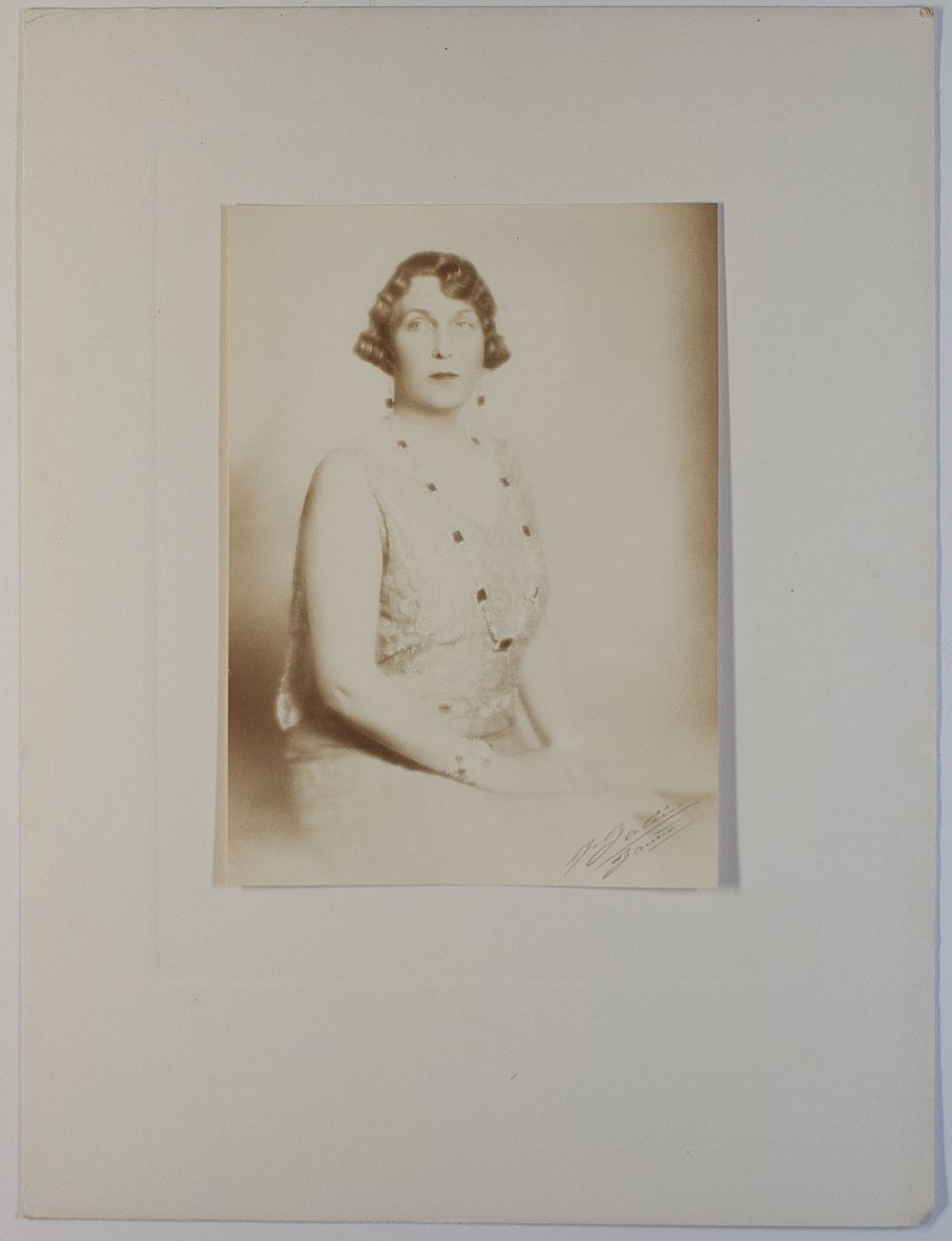 (1887-1969, Granddaughter of Queen Victoria, daughter of Princess Beatrice of Battenberg & Prince Henry, Wife of Alfonso XIII of Spain)] — Sophie Dupré Autographs