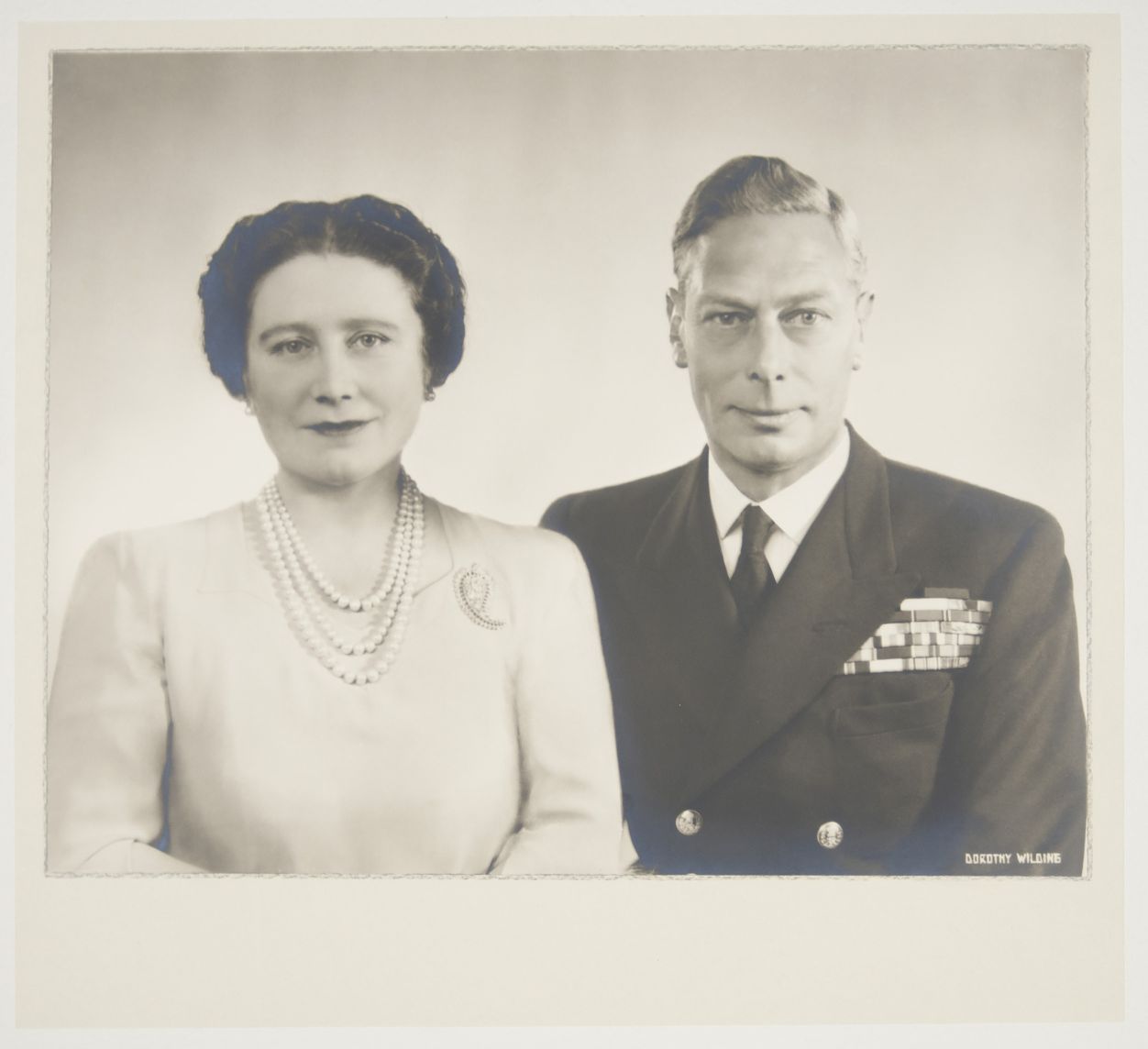 (1895-1952, King of England) & ELIZABETH (1900-2002, Queen of Great Britain)] — Sophie Dupré Autographs