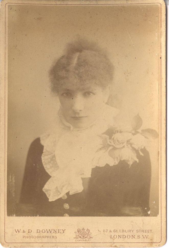 (Sarah, 1844-1923, 'The Divine Sarah')] — Sophie Dupré Autographs