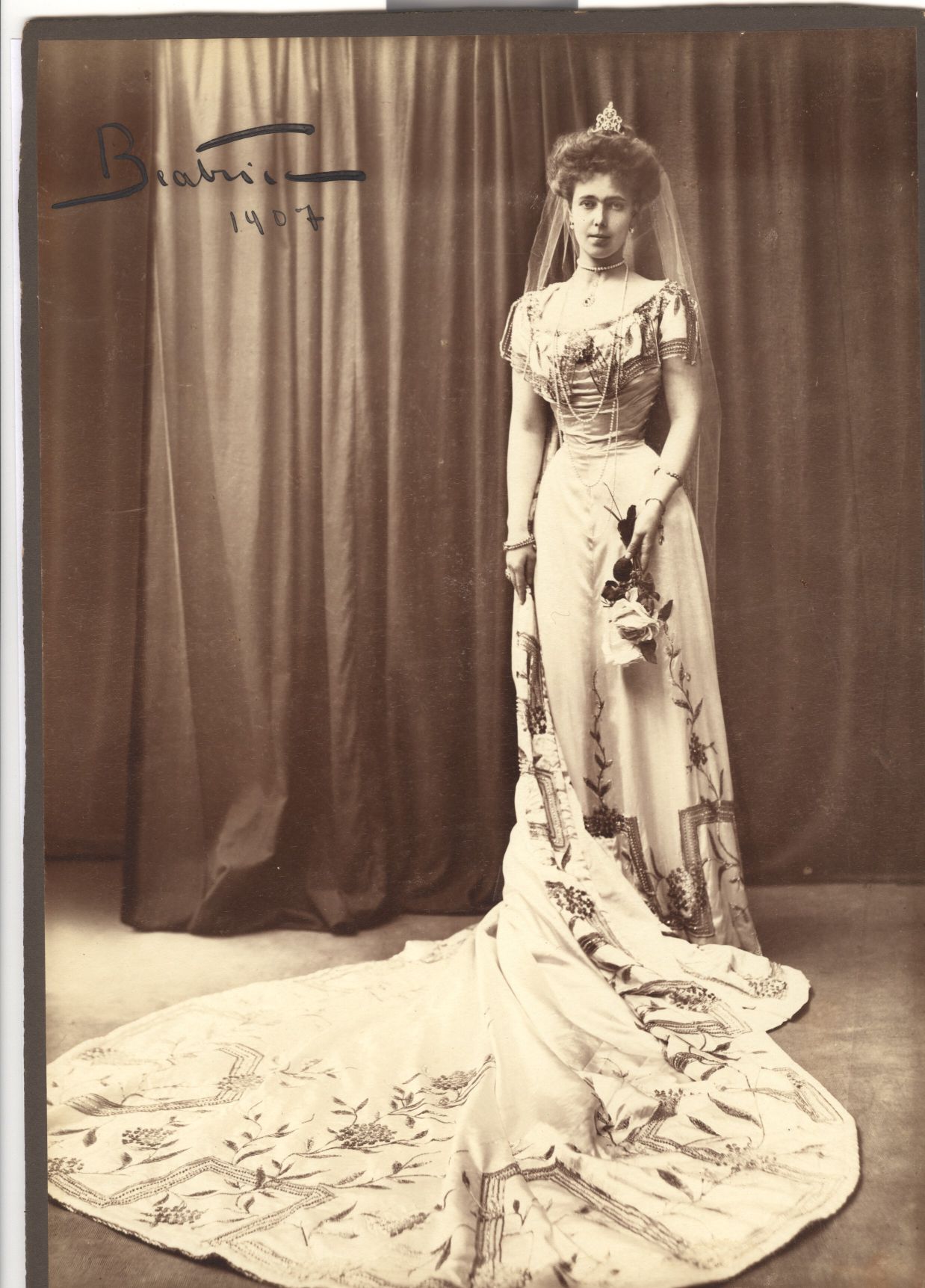 (Leopoldine Victoria, 1884-1966, Princess, daughter of Alfred Duke of Edinburgh and Saxe-Coburg, wife (1909) of Alfonso, 5th Duke of Galliera, grandson of Isabella II and cousin of both Alfonso XIII and Queen Ena) — Sophie Dupré Autographs