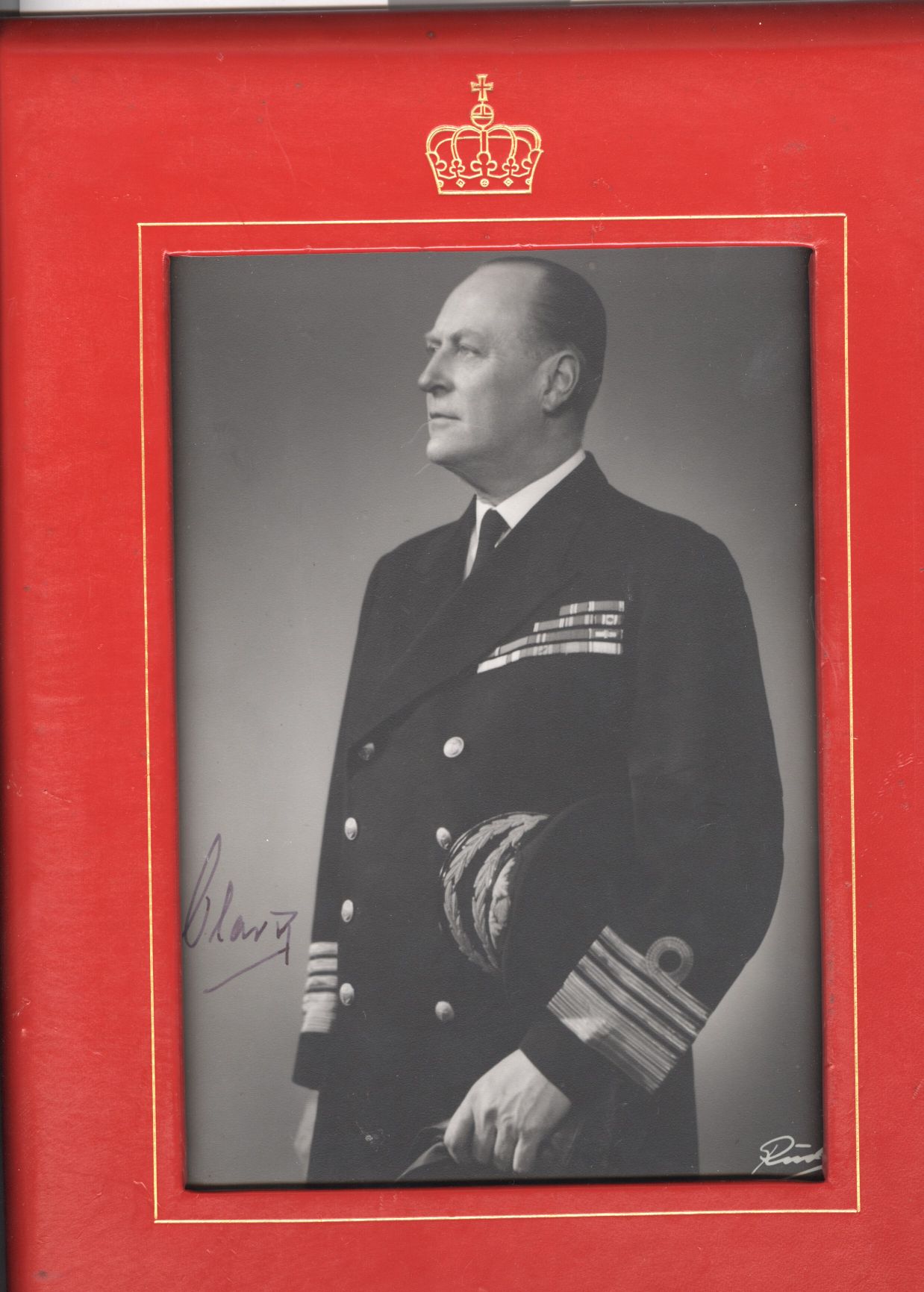 (1903-1991, King of Norway from 1957, son of Haakon VII  & Maud, honorary admiral in the British Navy and Air Chief Marshal in the RAF) — Sophie Dupré Autographs