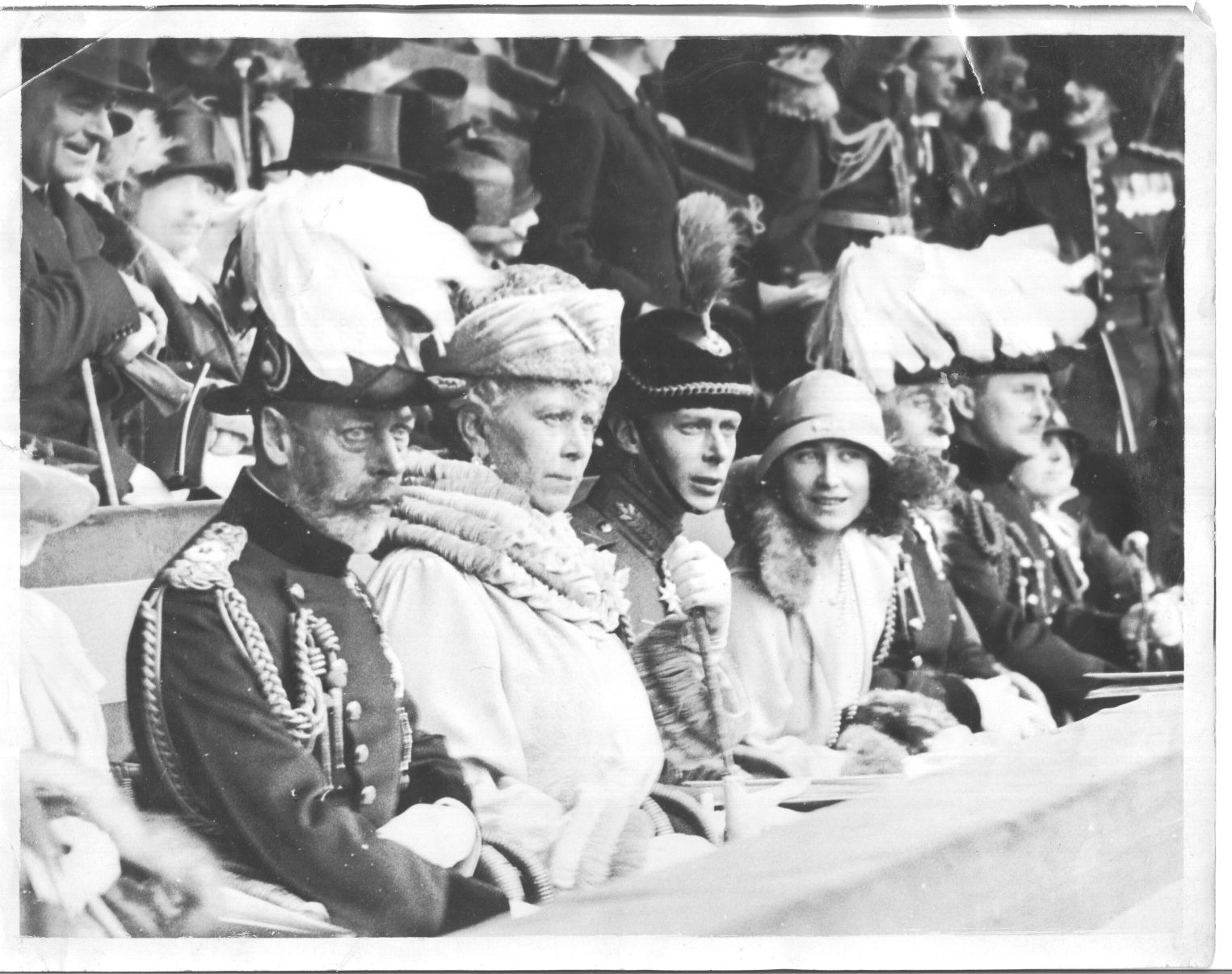 (1865-1936, King of Great Britain) & MARY (of Teck, 1867-1953, his Queen) with their son GEORGE VI (1895-1952, King of Great Britain) & his wife ELIZABETH (b. 1900, The Queen Mother)] — Sophie Dupré Autographs