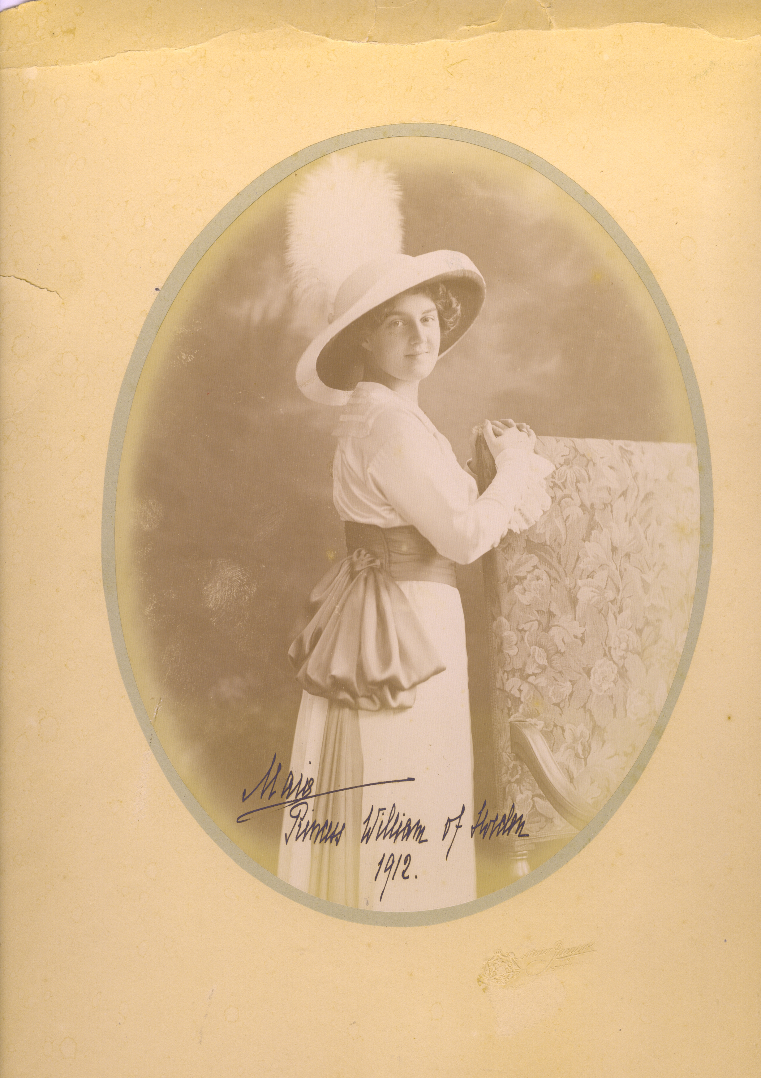 (1890-1958, Grand Duchess of Russia, daughter of Grand Duke Paul, granddaughter of Alexander II, author of 'A Princess in Exile') — Sophie Dupré Autographs