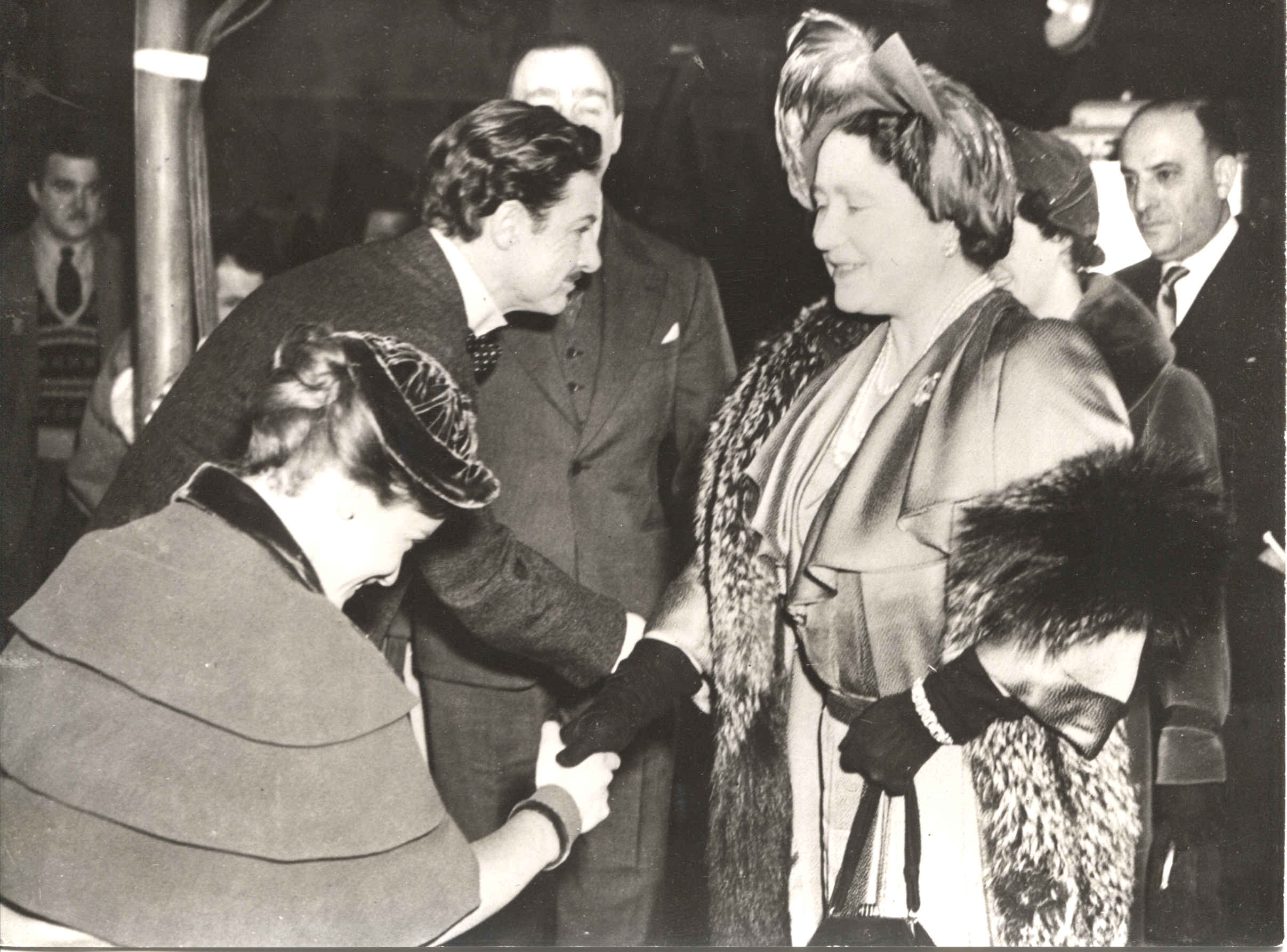 (The Queen Mother, 1900-2002, Queen of George VI) & her daughter MARGARET (Rose, 1930-2002, Princess, Countess of Snowdon)] — Sophie Dupré Autographs