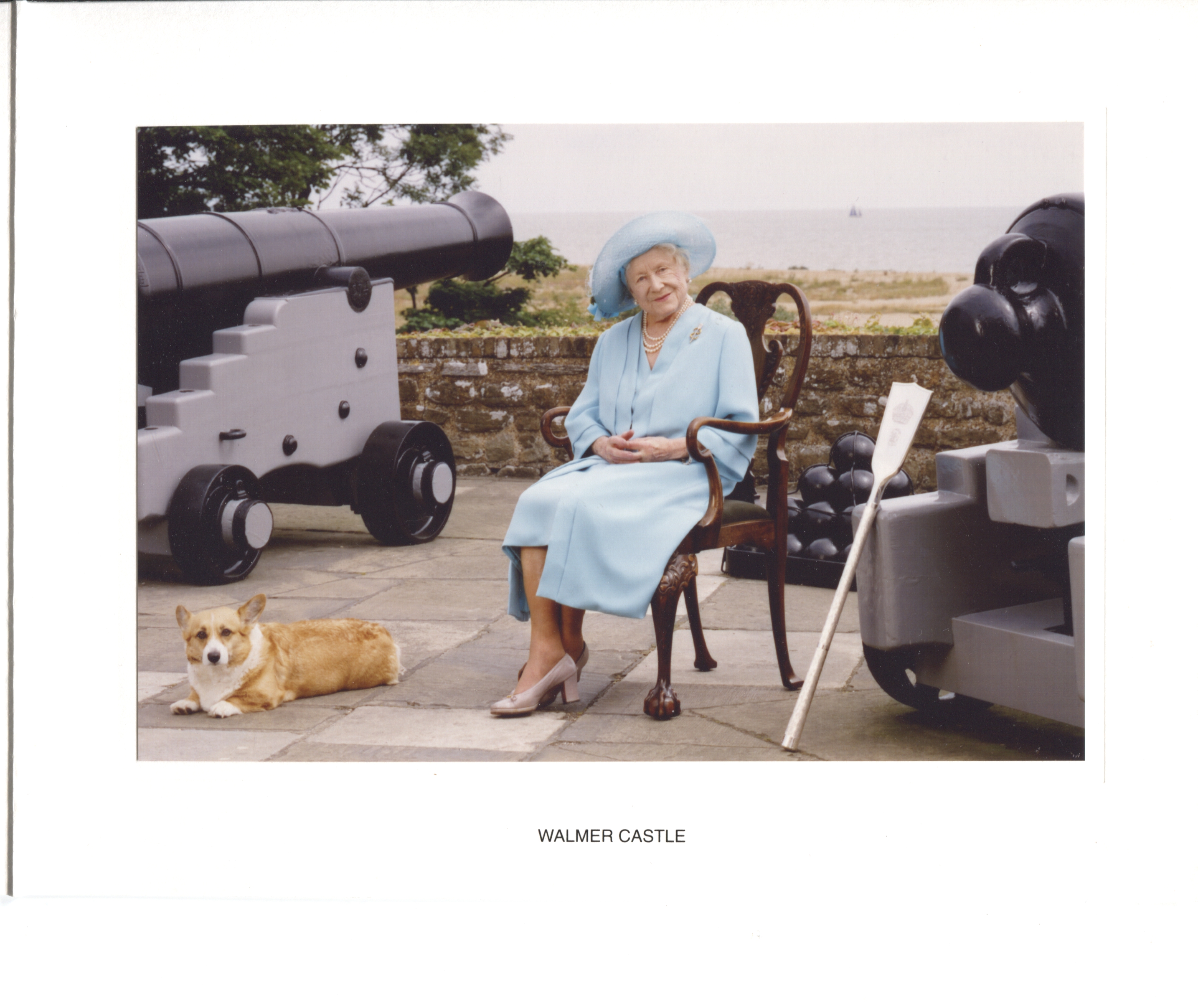 (The Queen Mother, 1900-2002, Queen of George VI)] — Sophie Dupré Autographs