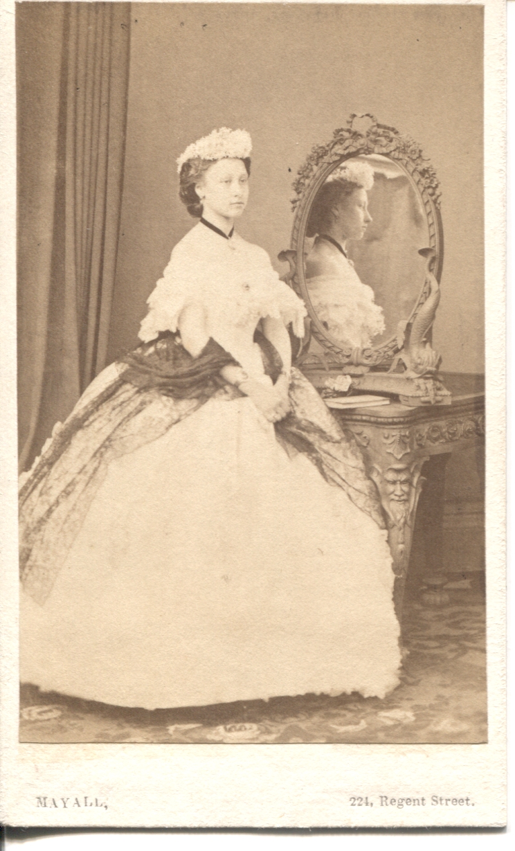 (1848-1939, Princess, Daughter of Queen Victoria, Duchess of Argyll, Sculptress) — Sophie Dupré Autographs