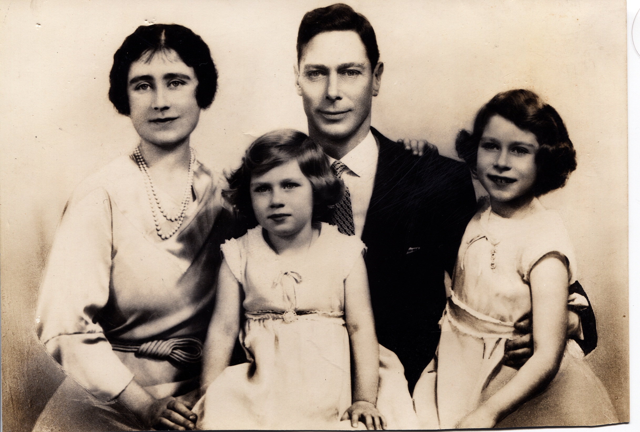 (1895-1952, King of Great Britain), ELIZABETH (1900-2002, his Queen) & their daughters ELIZABETH (1926-2022, Longest Serving Monarch of Great Britain) & MARGARET (Countess of Snowdon, 1930-2002)] — Sophie Dupré Autographs
