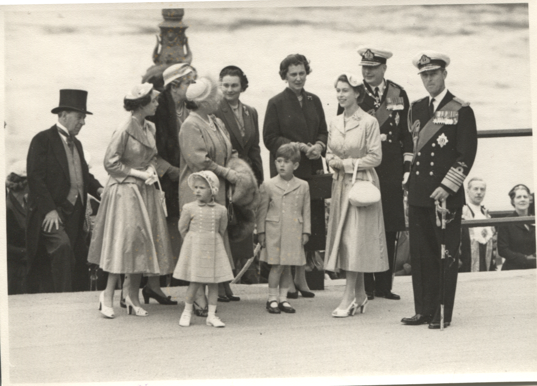 (1926-2022, Longest Serving Monarch of Great Britain)] — Sophie Dupré Autographs