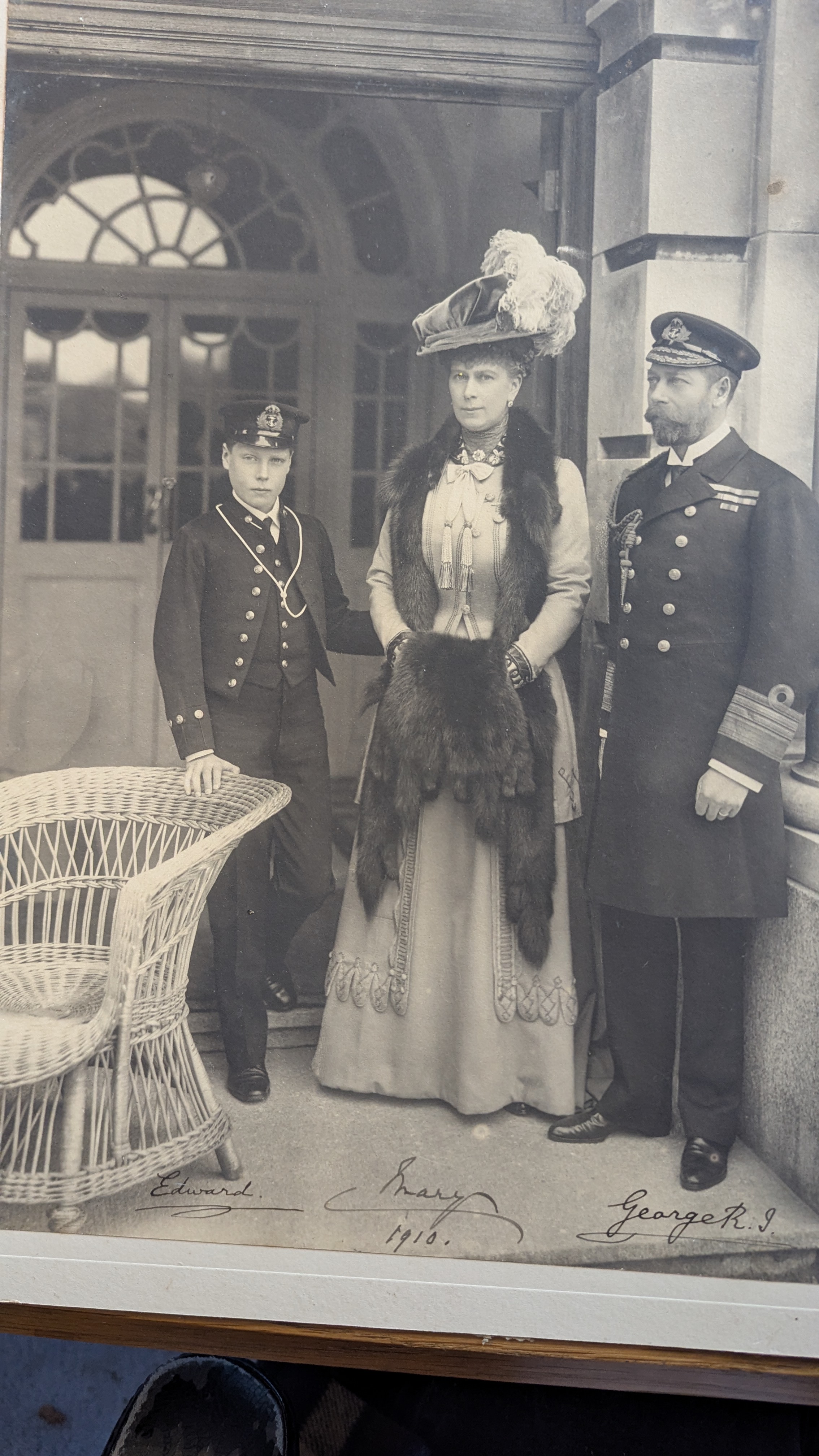 (1865-1936, King of Great Britain), MARY (of Teck, 1867-1953, his Queen) & EDWARD VIII (1894-1972, King of England, later the Duke of Windsor) — Sophie Dupré Autographs