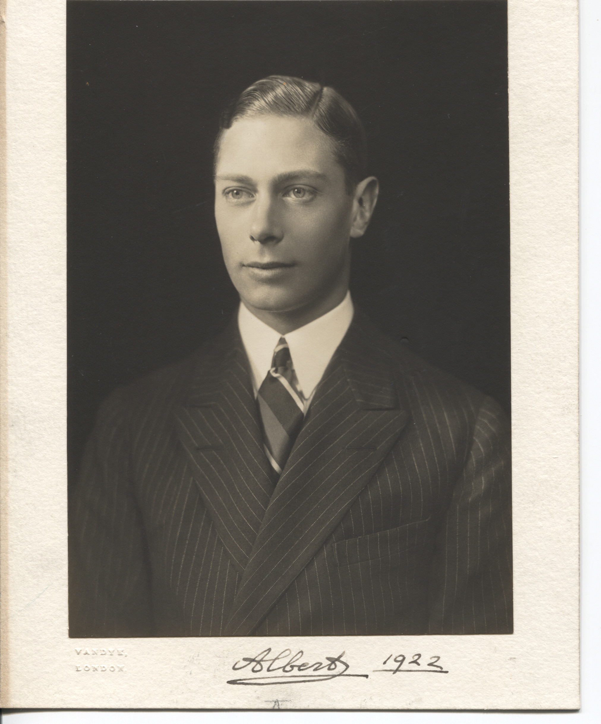 (1895-1952, King of England) — Sophie Dupré Autographs