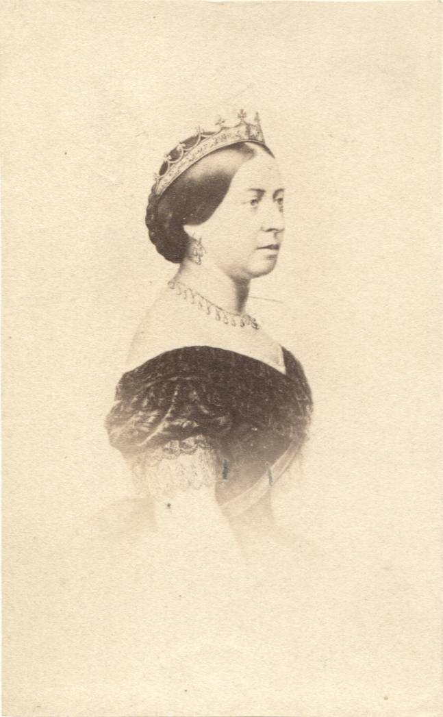(1819-1901, Queen of Great Britain) & the <strong>CONNAUGHT</strong> children <strong>MARGARET</strong> (1882-1920, wife of Gustaf, Crown Prince of Sweden) and <strong>ARTHUR</strong> (1883-1938, 2nd Duke of Connaught, Major General, ADC to four Kings) — Sophie Dupré Autographs