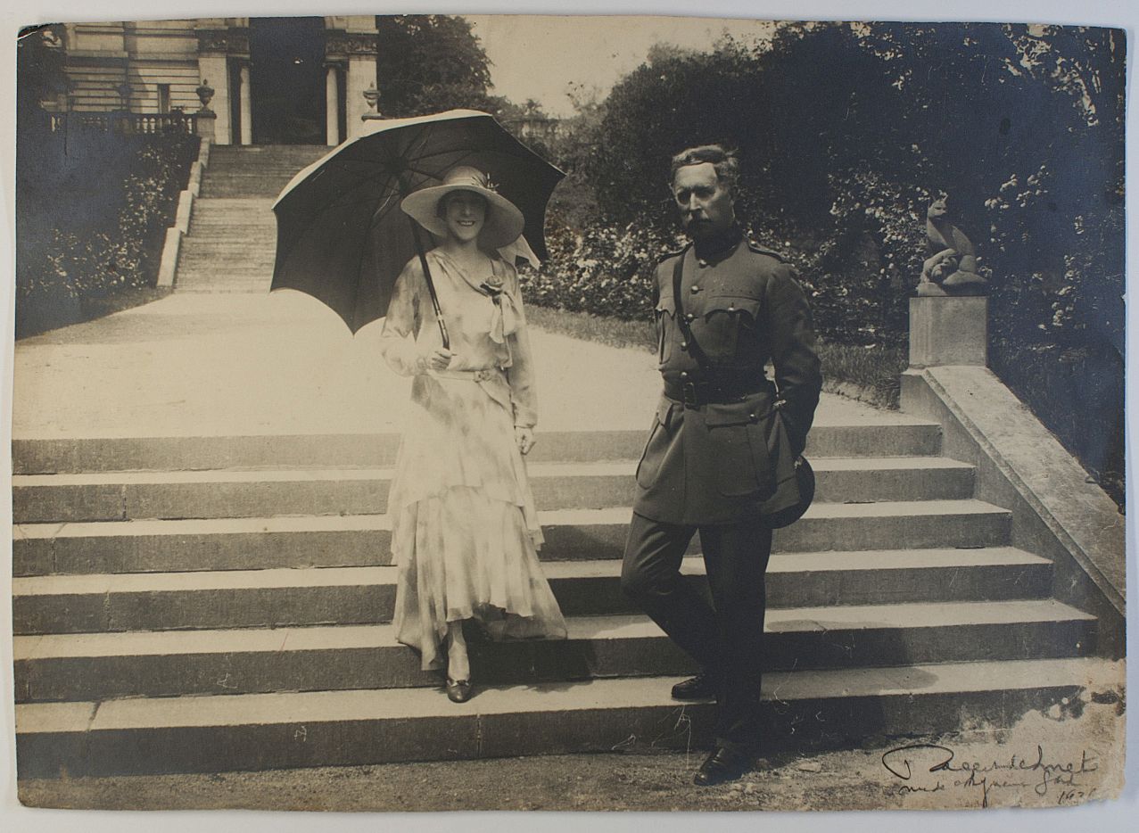 (1875-1934, from 1909 King of the Belgians) and his wife ELISABETH (1876-1965, daughter of Karl Theodor, Duke in Bavaria)] — Sophie Dupré Autographs