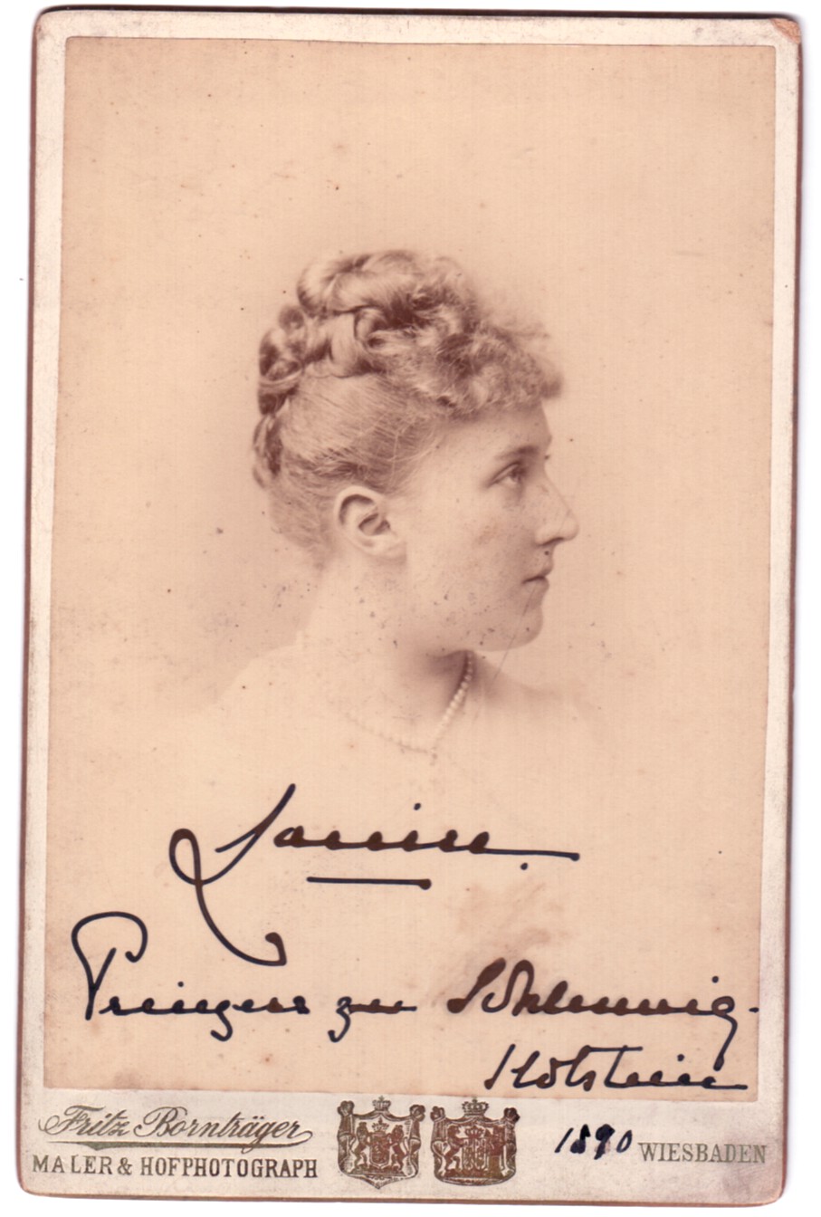 (1872-1957, Princess, Lady President of the Order of Mercy, Daughter of Princess Helena and Prince Christian of Schleswig Holstein, Grand-daughter of Queen Victoria) — Sophie Dupré Autographs