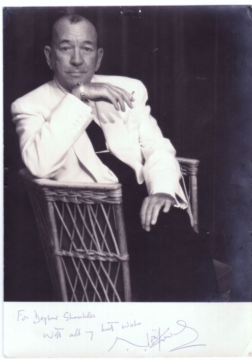 (Sir  Noël, 1899-1973, Actor, Composer & Dramatist) — Sophie Dupré Autographs