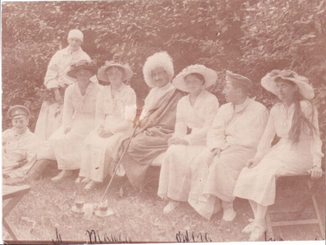 (1895-1918) and her sisters TATIANA (1897-1918), MARIA (1899-1918) and ANASTASIA (1901-1918), Grand Duchesses, the daughters of Nicholas II of Russia] — Sophie Dupré Autographs