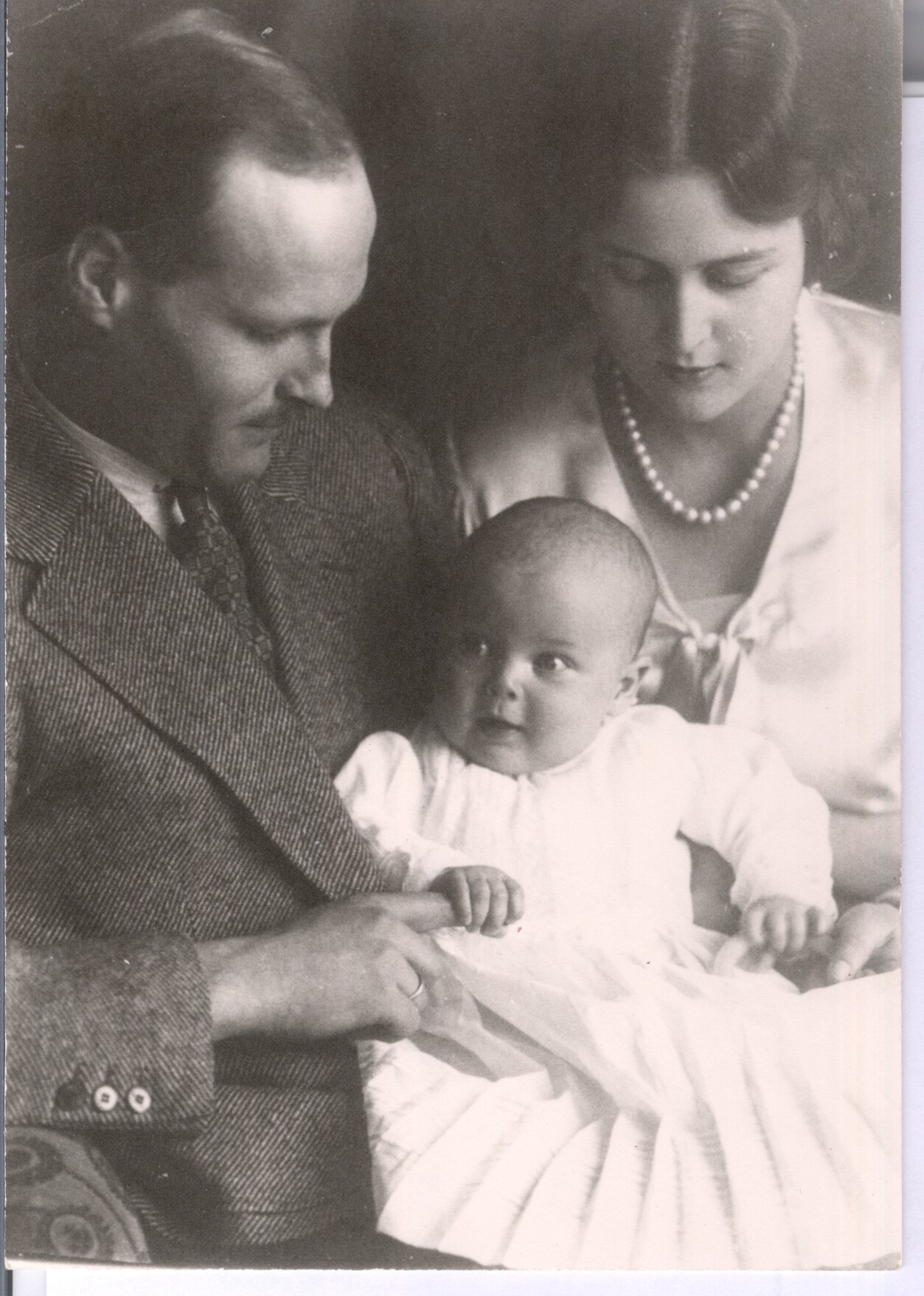 (1906-1937, Hereditary Grand Duke, Head of the House of Hesse & By Rhein, October-November 1937, his wife, 1931, CECILIE 1911-1937, daughter of Prince Andrew of Greece & Princess Alice of Battenberg, and sister of Prince Philip, Duke of Edinburgh, and their elder son LUDWIG ERNST ANDREAS, 1931-1937)] — Sophie Dupré Autographs